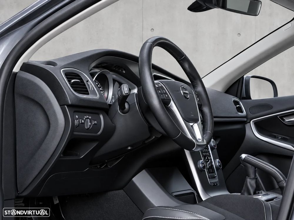 Volvo V40 2.0 D3 Momentum - 23