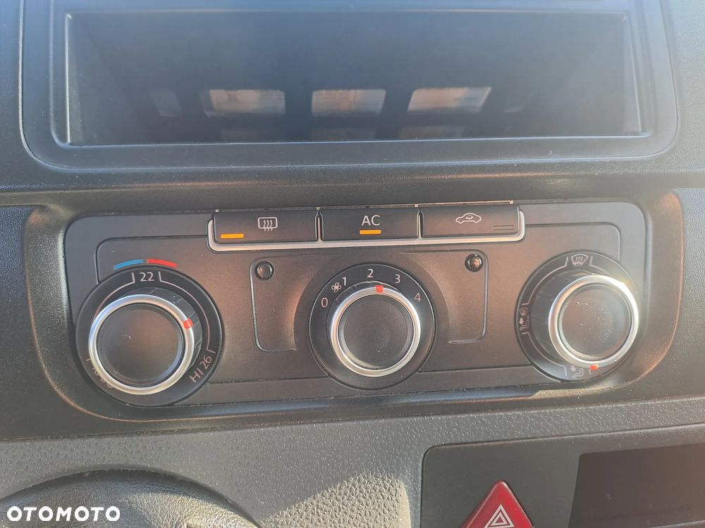 Volkswagen Transporter T5 TDI L1H1 - 11