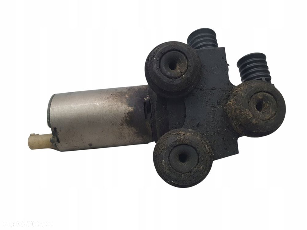 DODATKOWA POMPA WODY BMW E90 E92 E53 3.0 D 6411836980603 0392020068 - 6