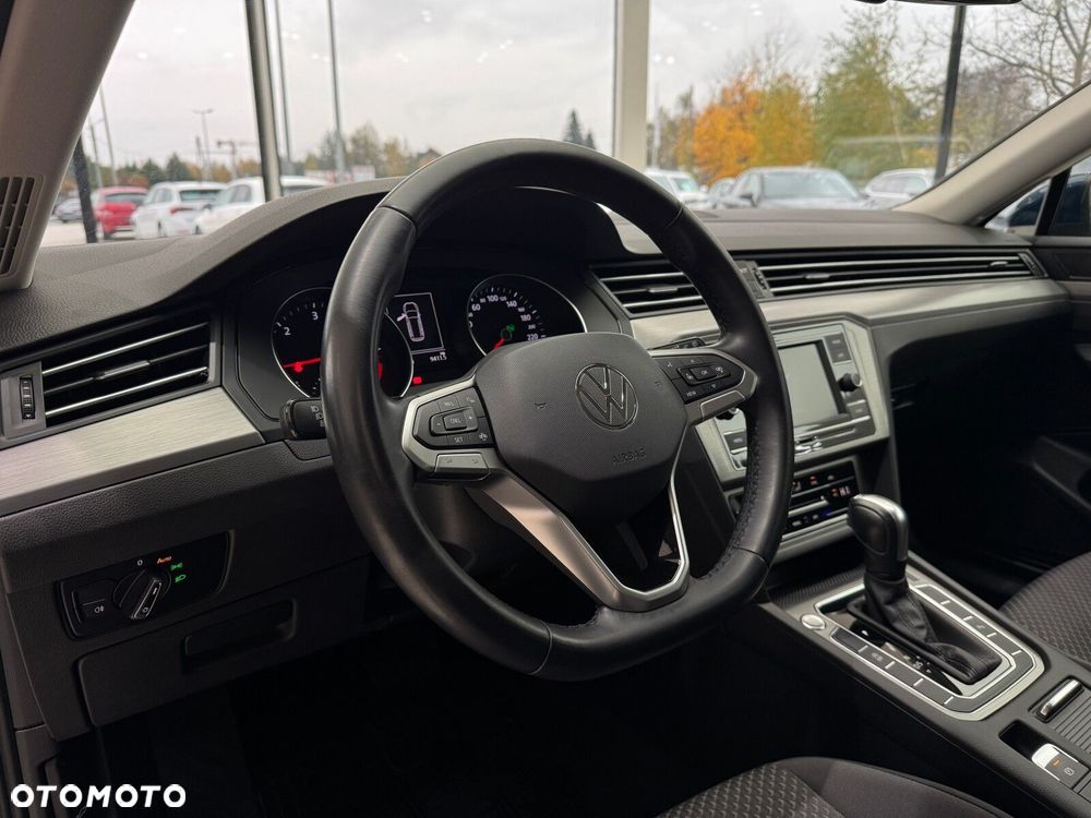 Volkswagen Passat - 8