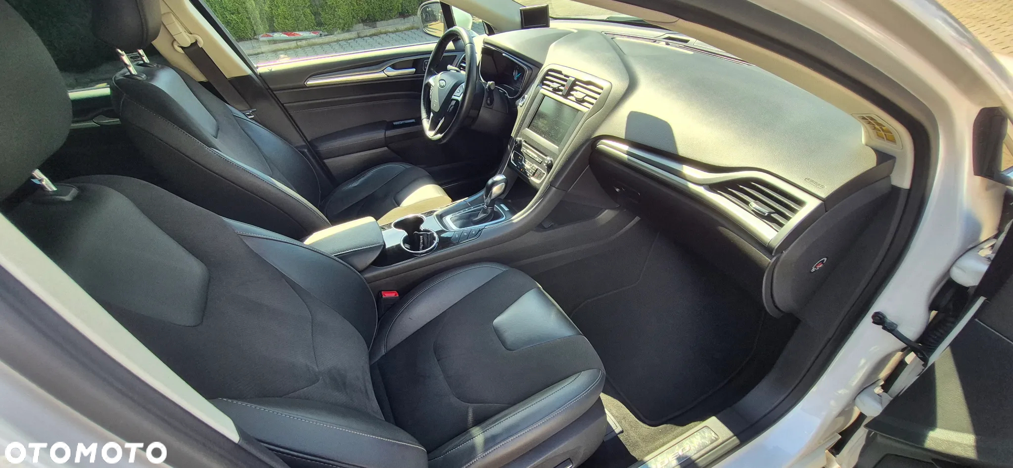 Ford Mondeo 2.0 Hybrid Titanium - 15