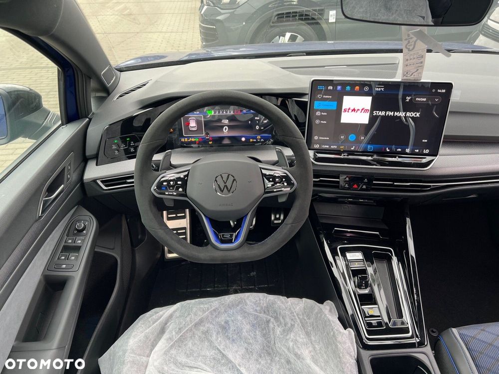 Volkswagen Golf - 10