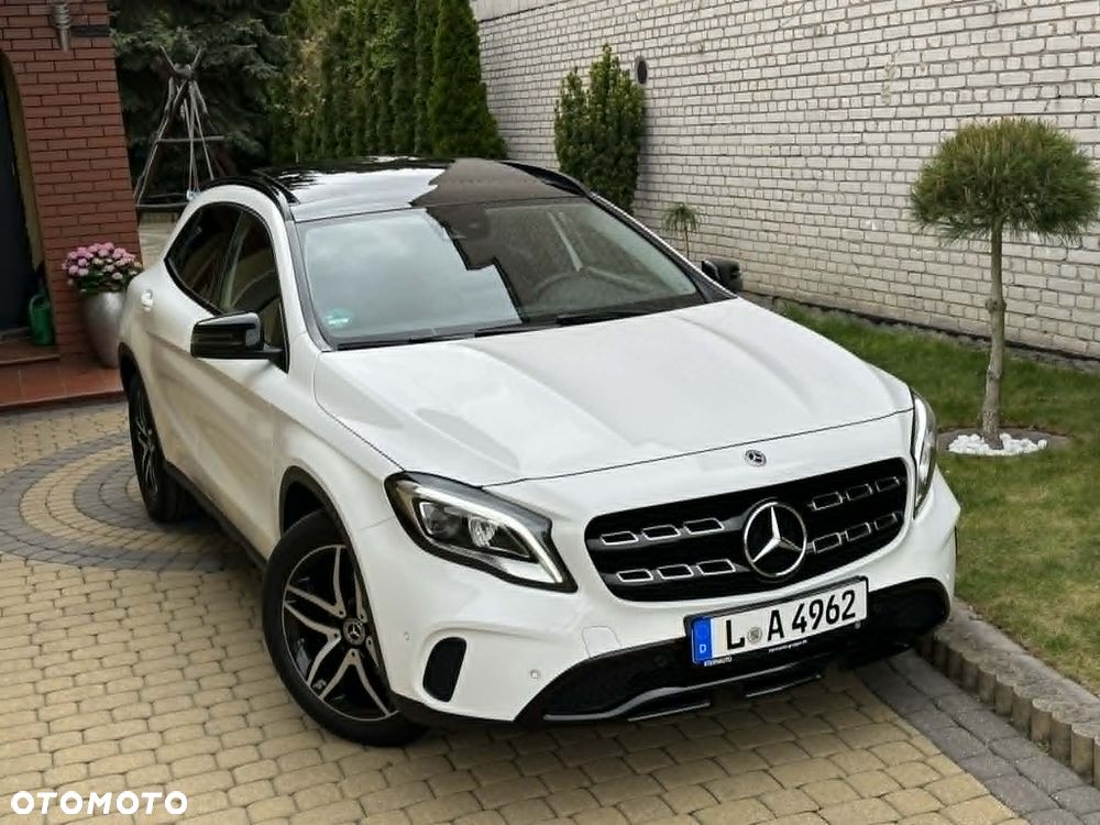 Mercedes-Benz GLA 200 7G-DCT Urban - 9