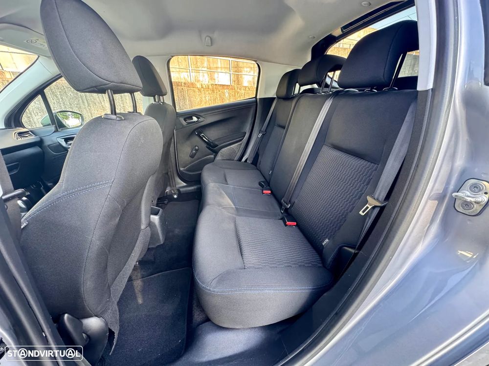 Peugeot 208 1.2 PureTech Signature - 24