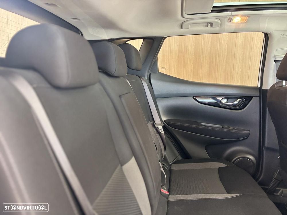 Nissan Qashqai 1.5 dCi N-Connecta J18 - 15