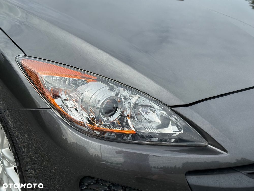 Mazda 3 1.6 Exclusive + - 25