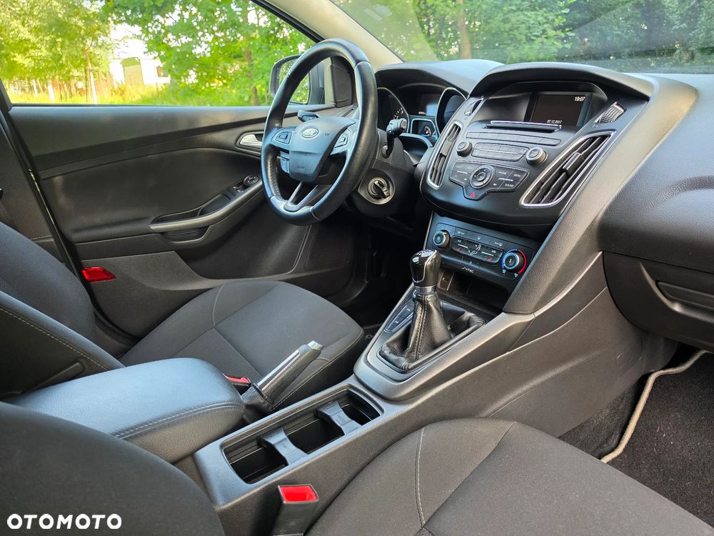 Ford Focus 1.6 SYNC Edition - 6