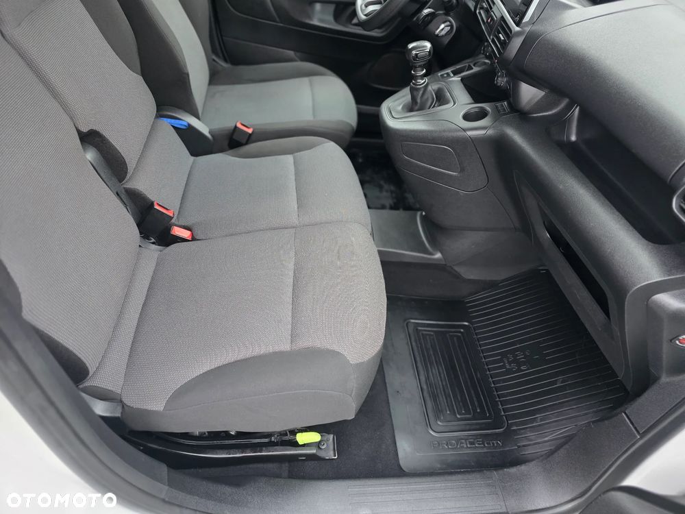 Toyota Proace City 2.0t 1.5 D-4d 100KM  3 OSOBOWA Furgon Blaszak BEZWYPADKOWA z Polskiego Salonu I Pierwszy i Jedyny Właściciel I Pełna Faktura Vat 23% - 31