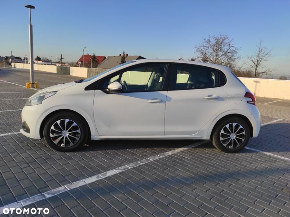 Peugeot 208 - 6