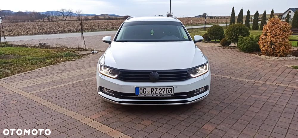 Volkswagen Passat - 11