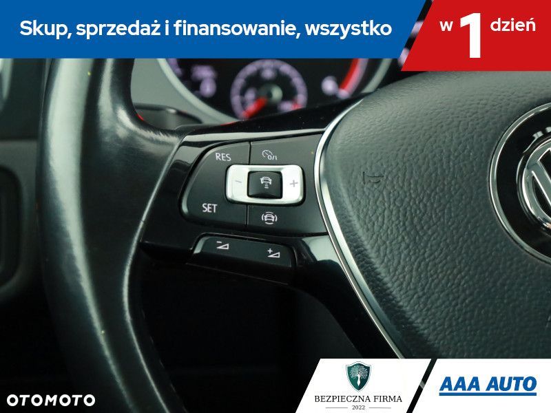 Volkswagen Golf - 17