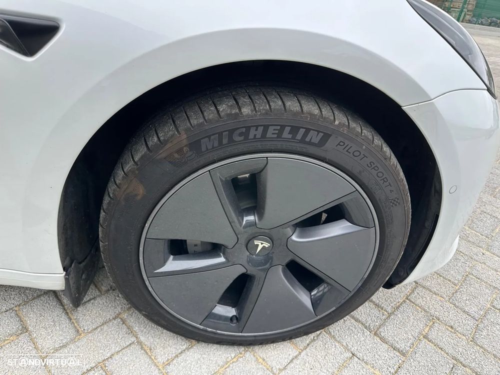 Tesla Model 3 Standard Range Plus RWD - 4
