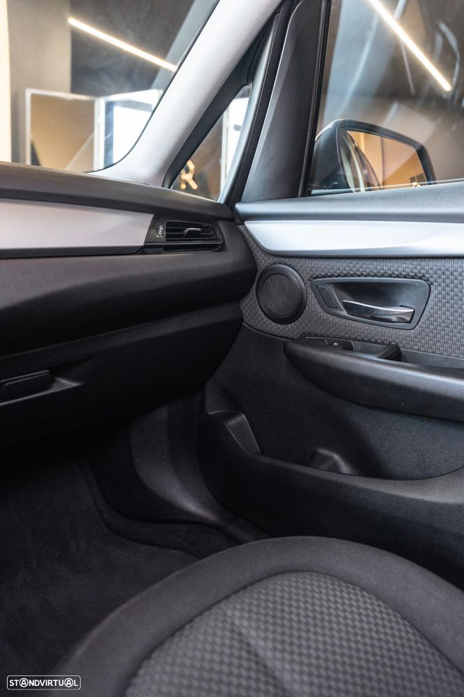 BMW 214 Active Tourer d Luxury Line - 14