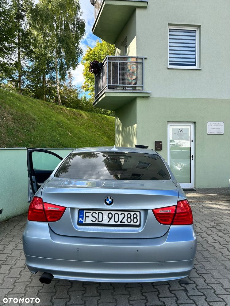 BMW Seria 3 318i - 1
