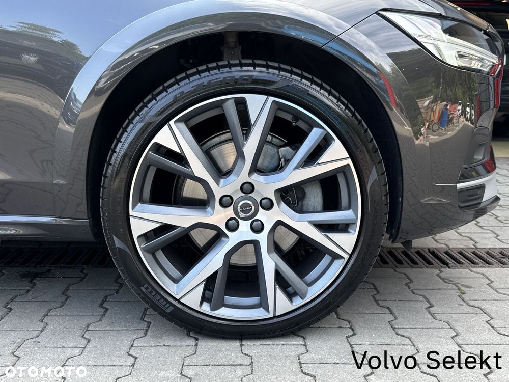 Volvo V90 Cross Country - 19