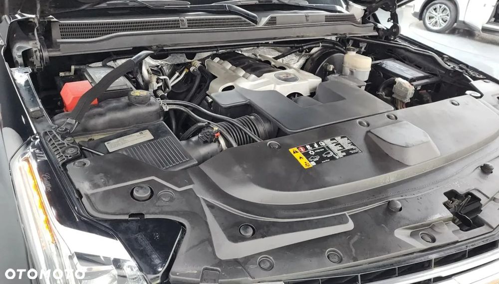 Cadillac Escalade ESV 6.2 V8 AWD AT Premium - 7