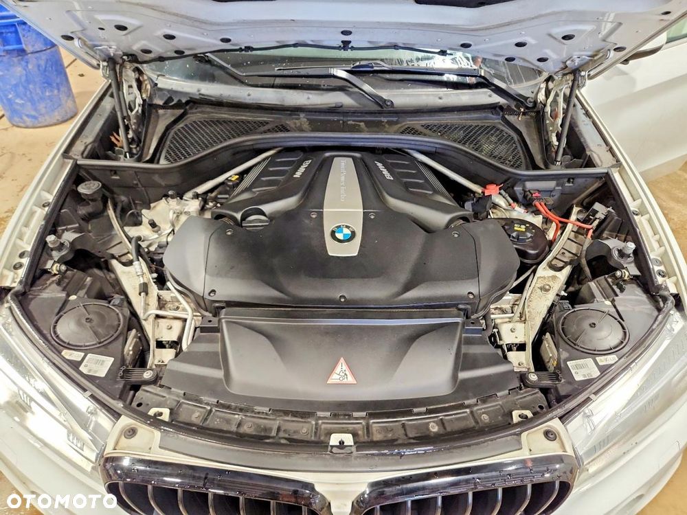 BMW X5 xDrive50i Sport-Aut - 9