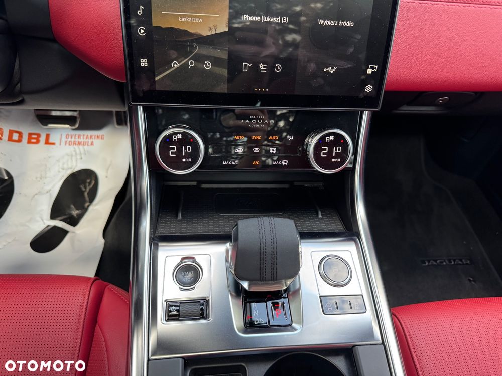 Jaguar XF 2.0 P300 AWD R-Dynamic Black - 26