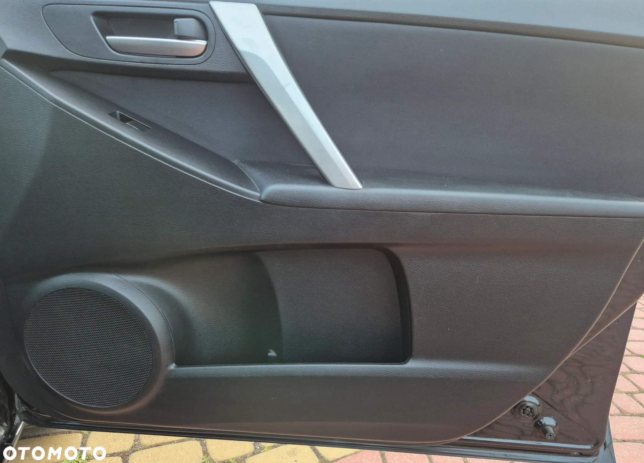 Mazda 3 1.6 Active + - 25