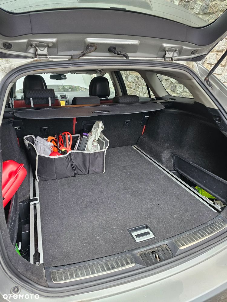 Toyota Avensis 2.0 D-4D Sol plus+NAVI - 6