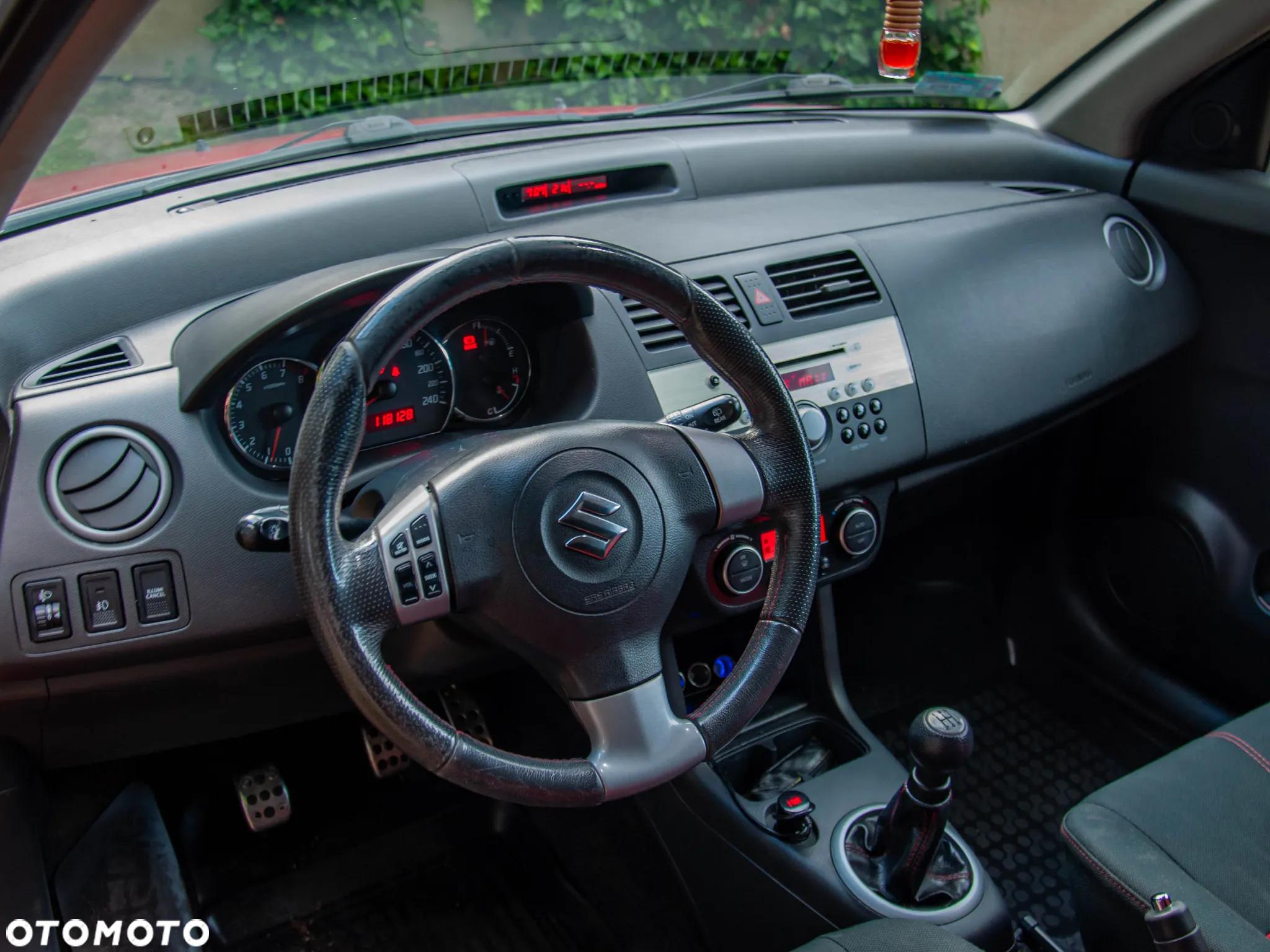 Suzuki Swift 1.6 Sport - 5
