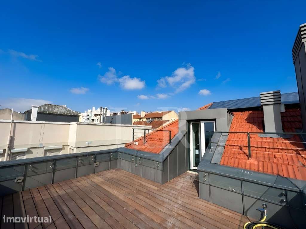 Apartamento T2+1 duplex com vista e estacionamento na Estrela - Grande imagem: 4/75