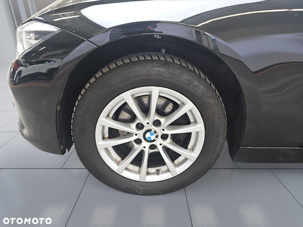 BMW Seria 3 318d - 34