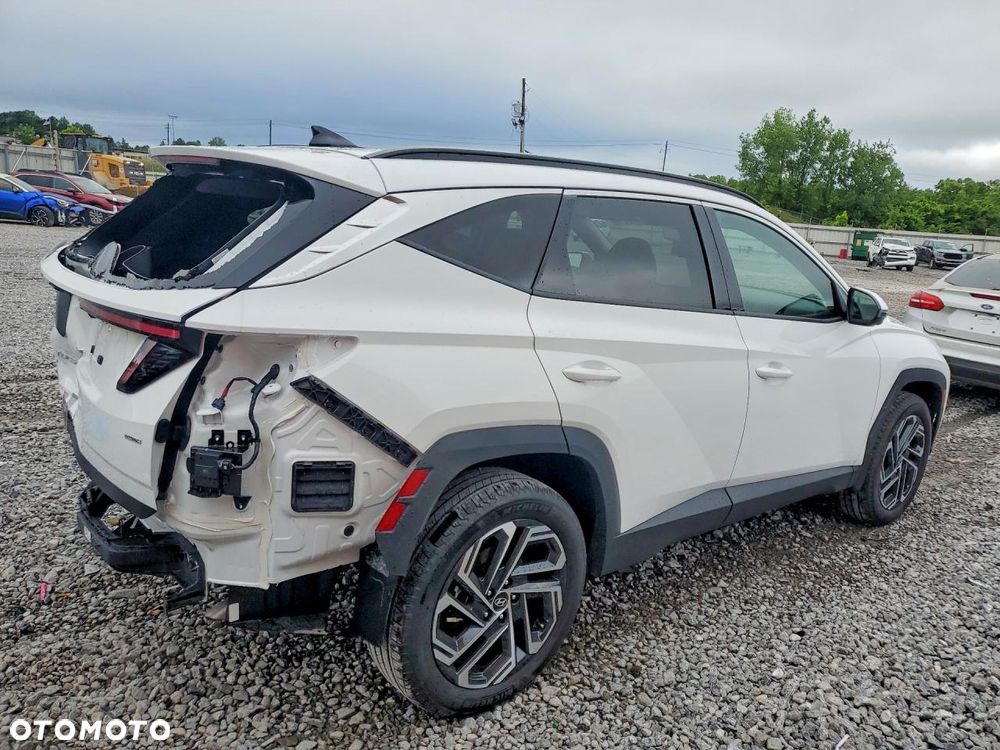 Hyundai Tucson - 4