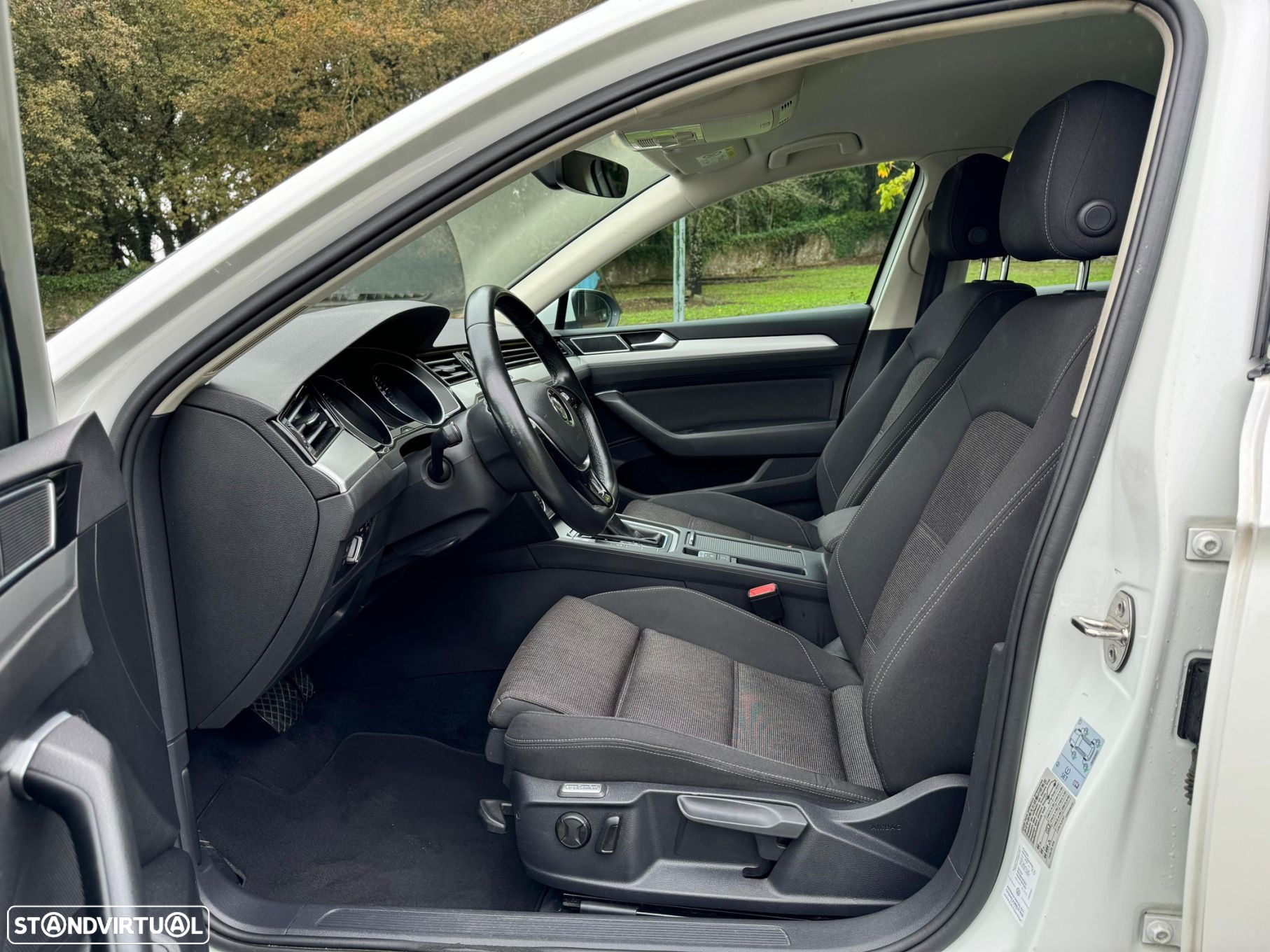 VW Passat 1.6 TDI Business DSG - 6