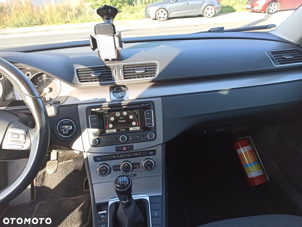 Volkswagen Passat 1.6 TDI Trendline - 11