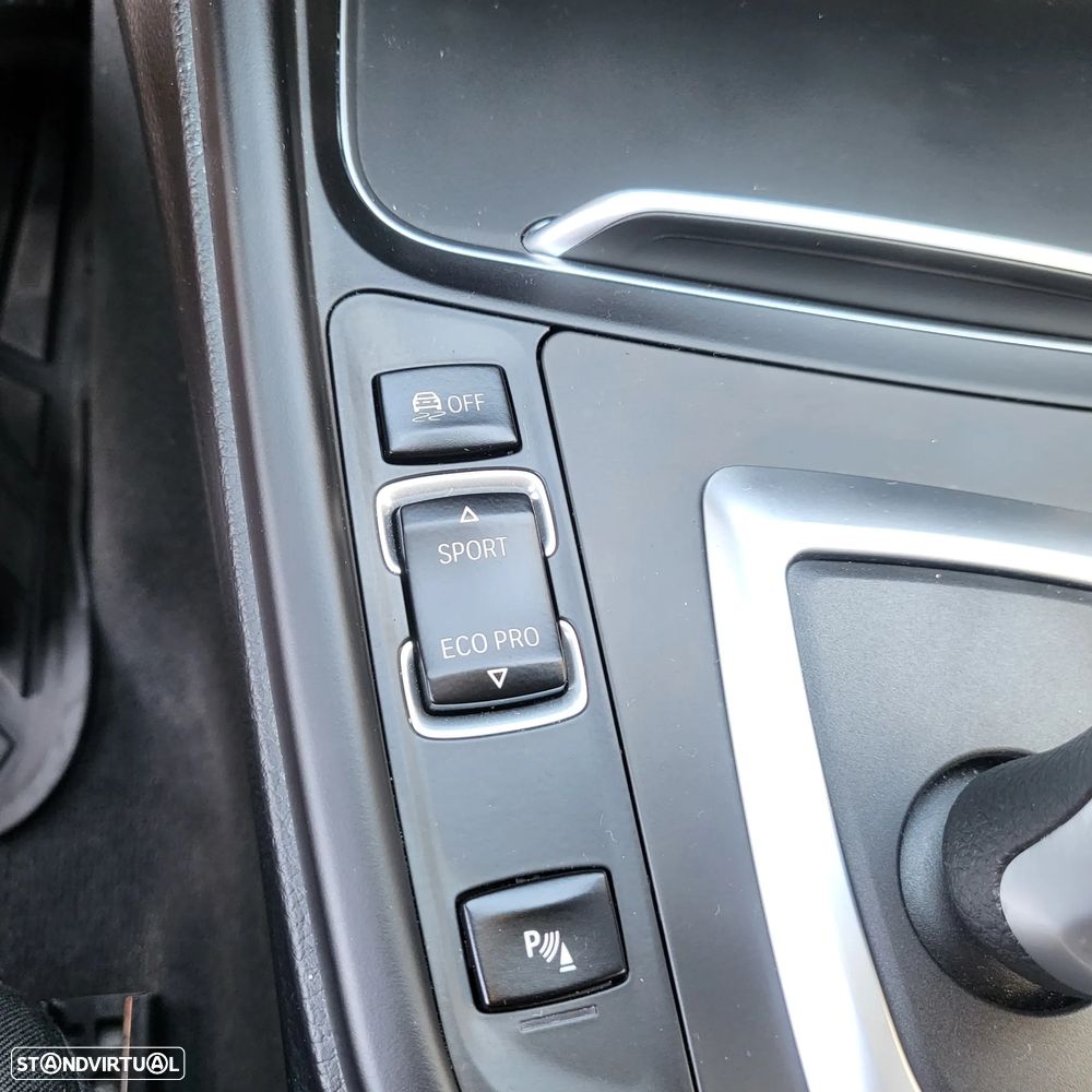 BMW 320 d Touring Advantage Auto - 25