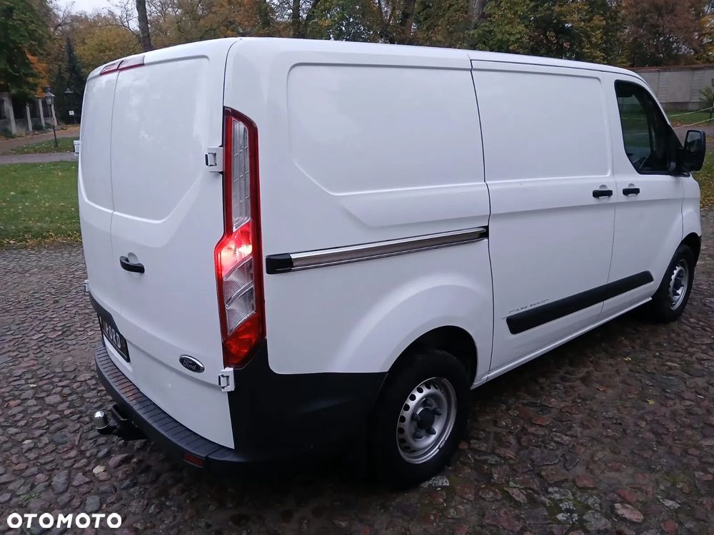 Ford TRANSIT CUSTOM - 9