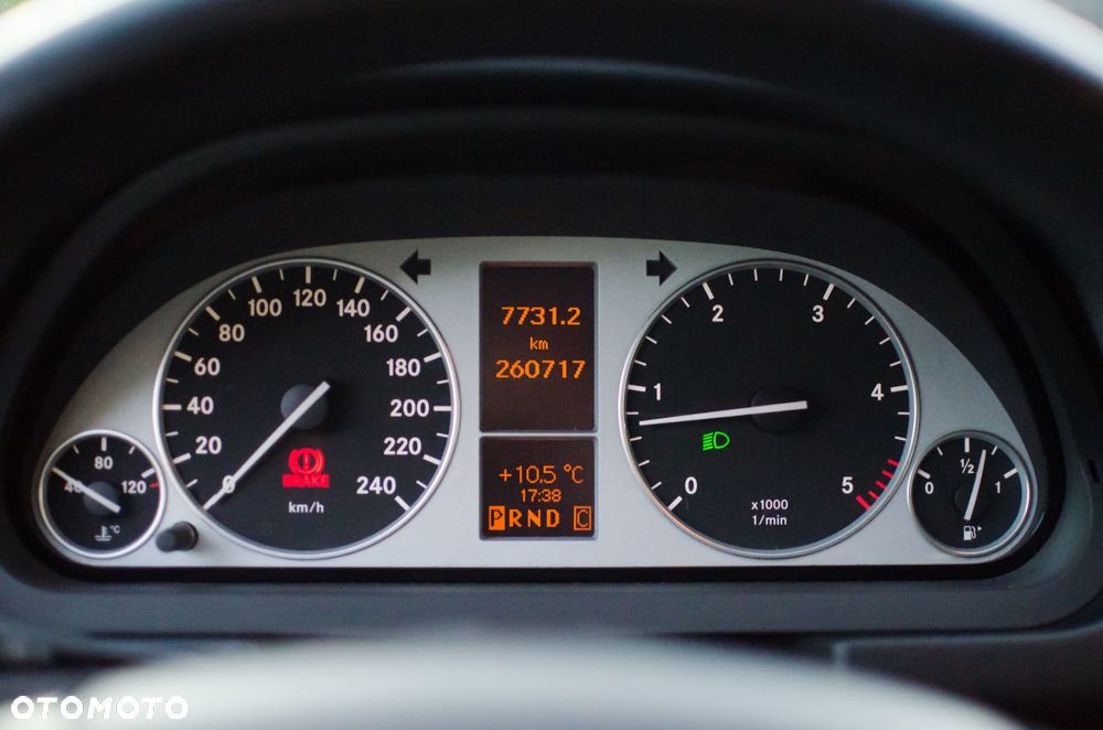 Mercedes-Benz Klasa B 200 CDI Autotronic - 13