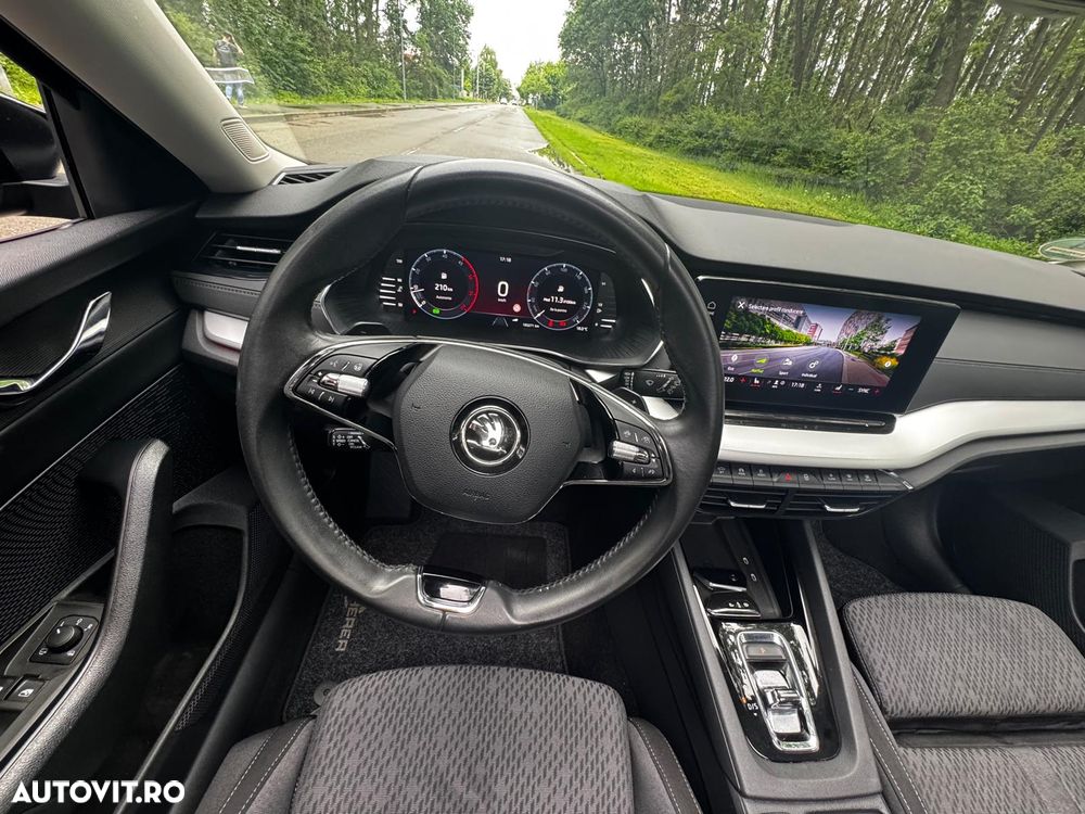 Skoda Octavia 2.0 TDI DSG Clever - 8