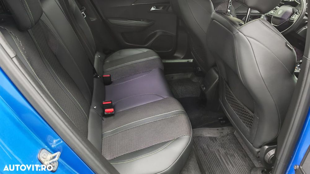 Peugeot 2008 54 kWh GT - 24