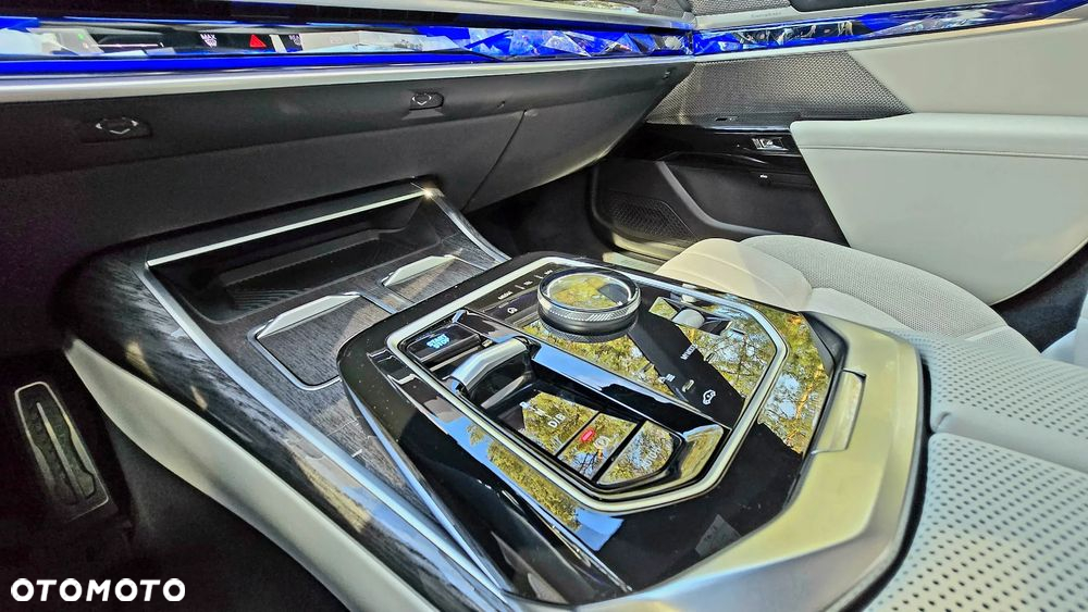 BMW i7 105.7kWh eDrive50 - 40