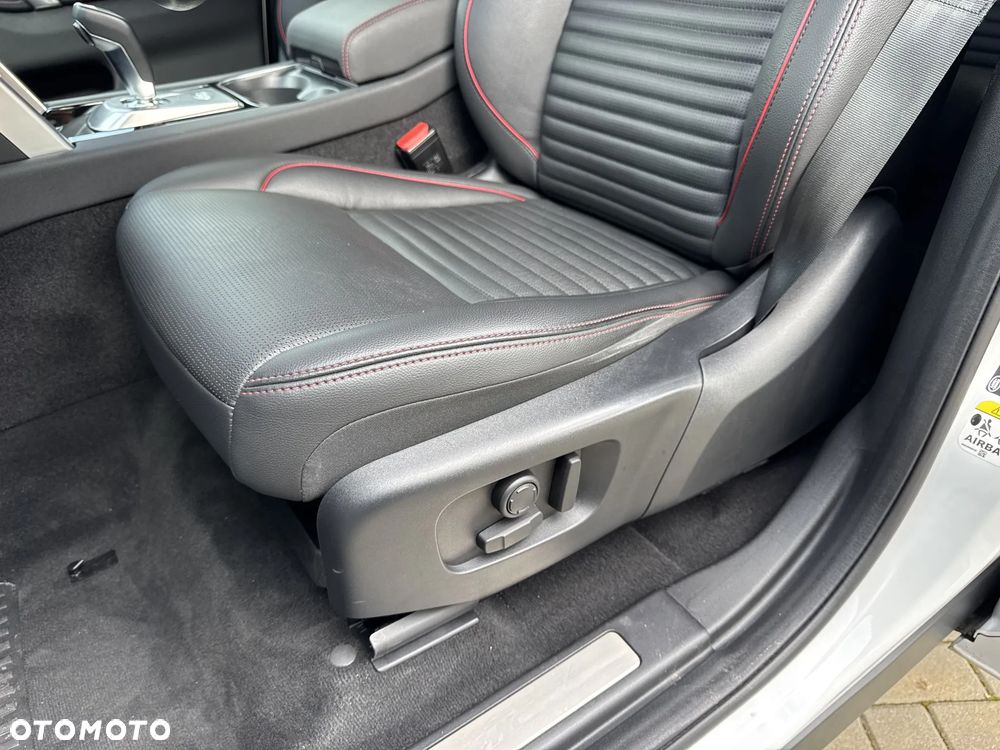 Land Rover Discovery Sport 2.0 P250 mHEV R-Dynamic S - 11