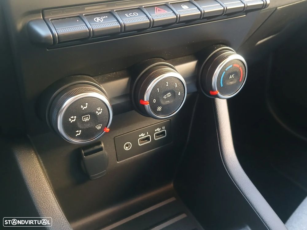 Renault Clio 1.0 TCe Techno Bi-Fuel - 25