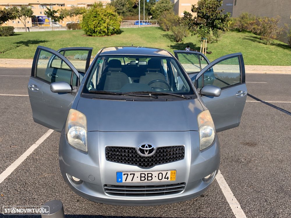 Toyota Yaris 1.0 VVT-i - 8
