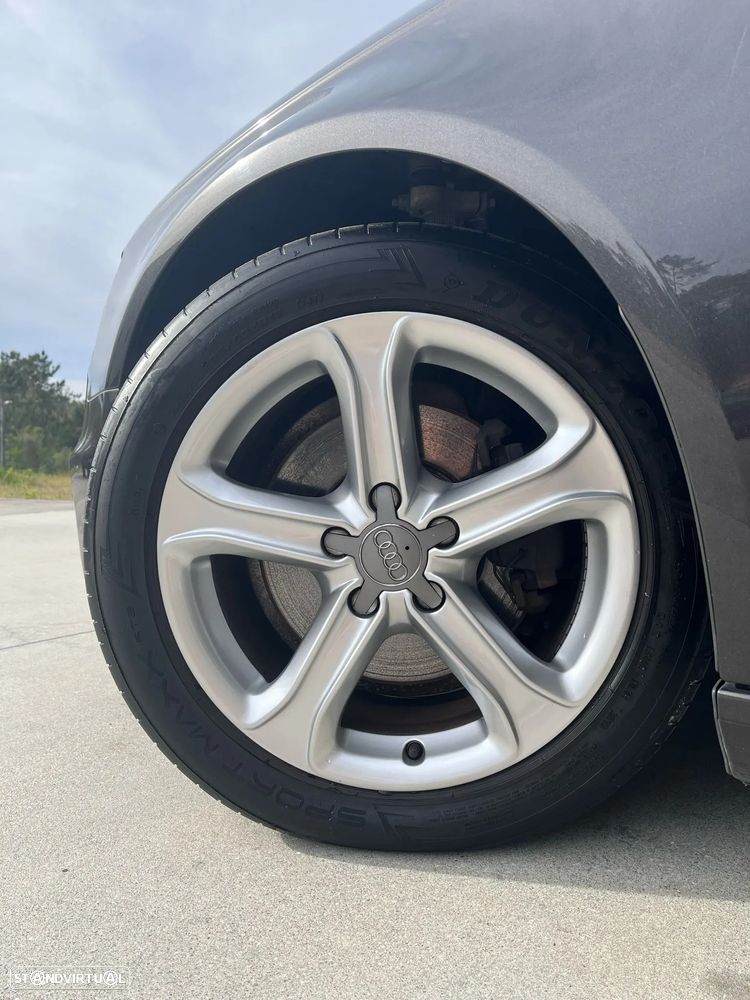 Audi A4 2.0 TDI S-line - 4