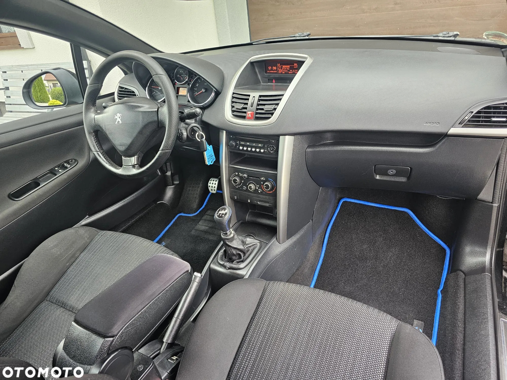 Peugeot 207 - 18