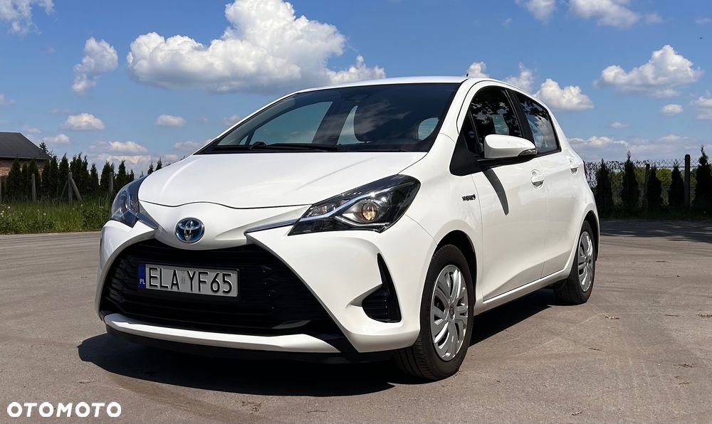 Toyota Yaris Hybrid 100 Premium - 10