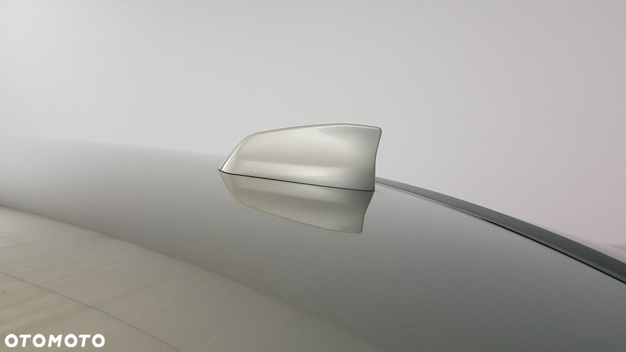 Jaguar XF - 19