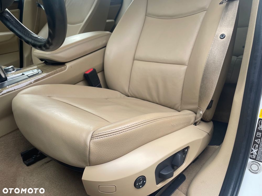 BMW X3 28i xDrive - 38