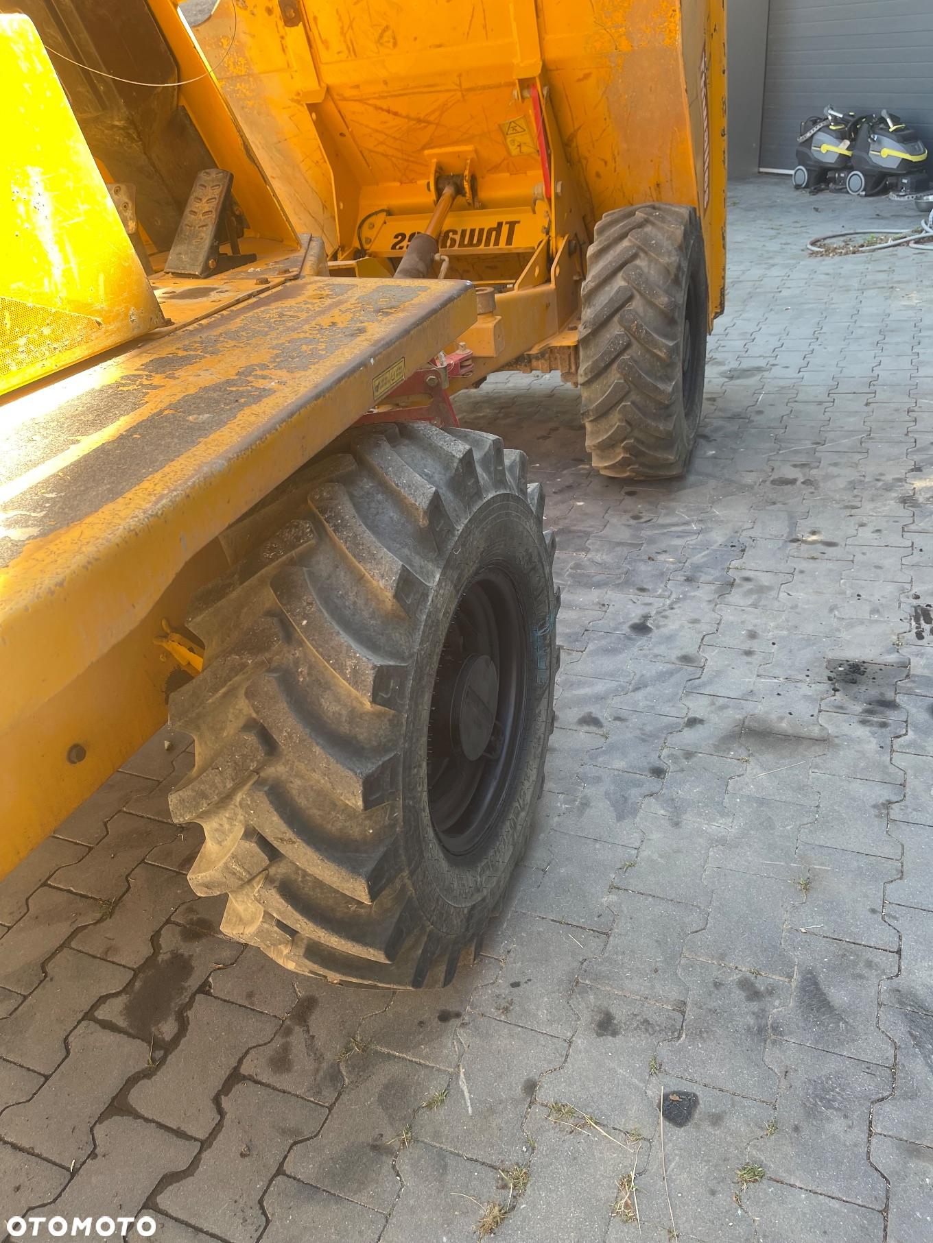 Thwaites MACH 2081 - 5