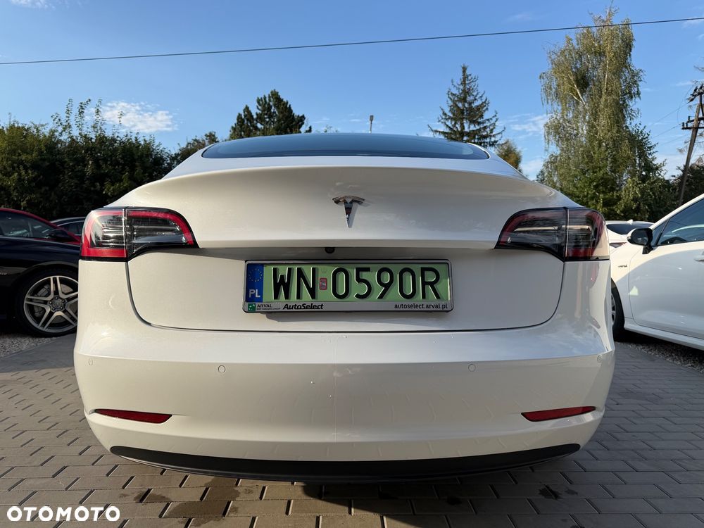 Tesla Model 3 - 7