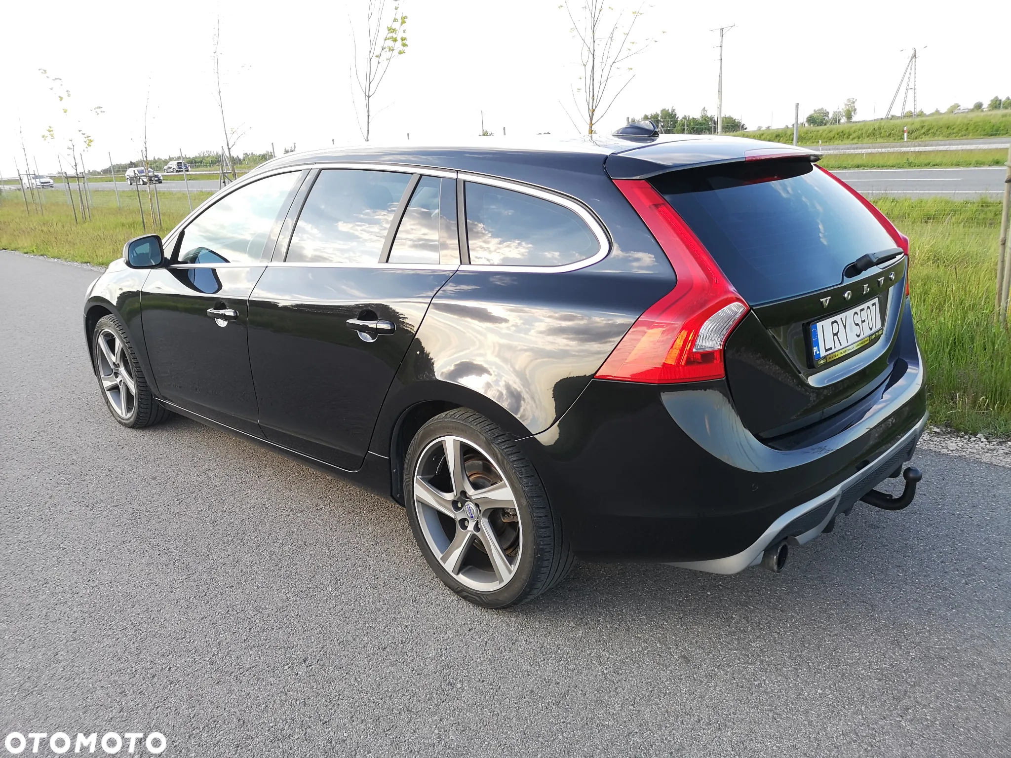 Volvo V60 T3 R-Design - 28