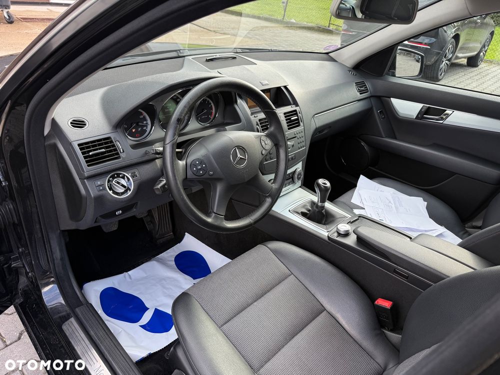 Mercedes-Benz Klasa C 180 CGI BlueEff Avantgarde - 12