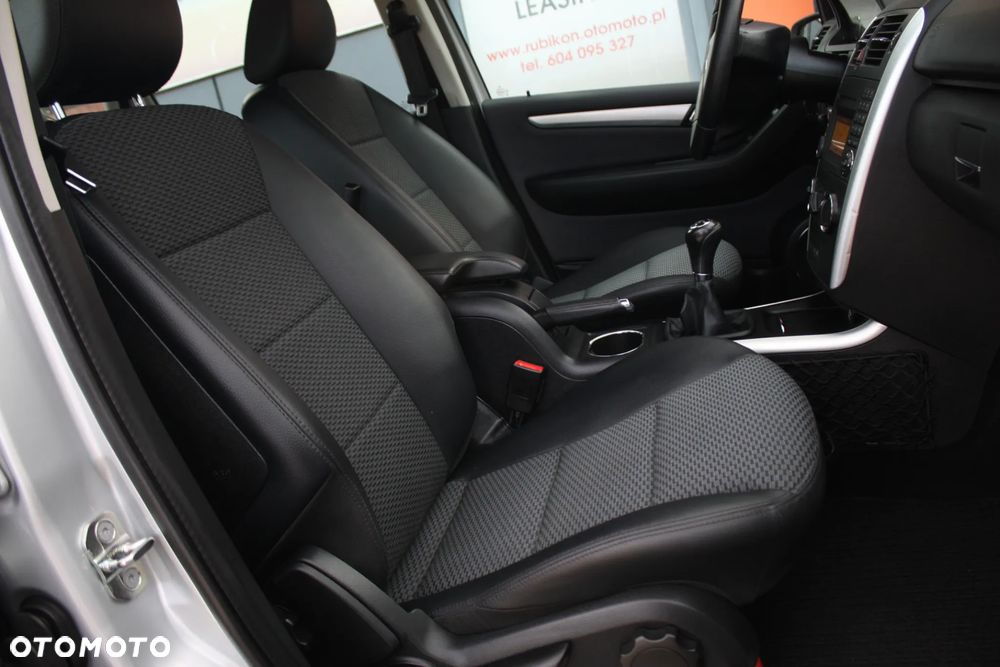 Mercedes-Benz Klasa A 160 BlueEFFICIENCY Elegance - 23