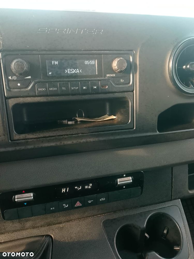 Mercedes-Benz Sprinter - 9